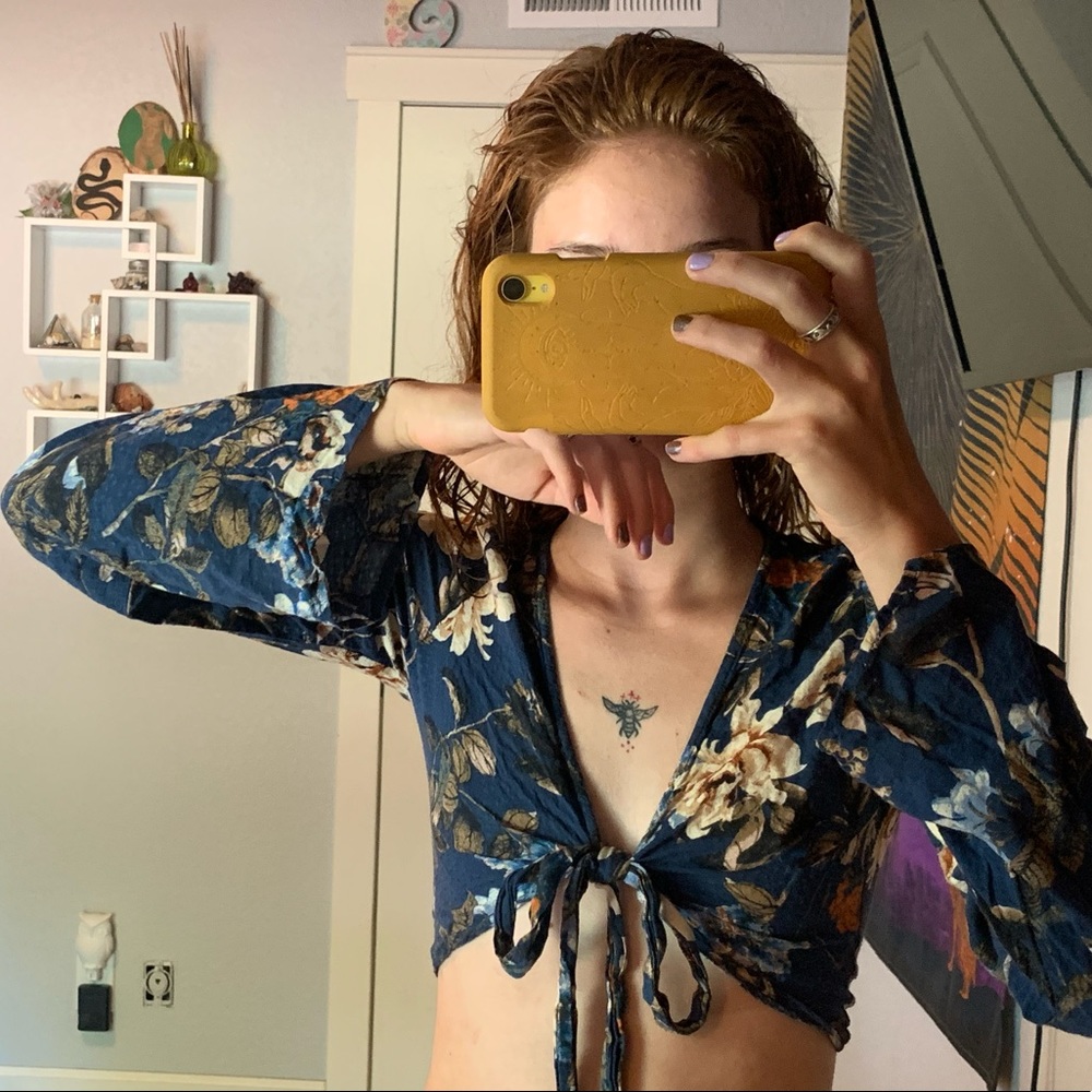 wrap top with flair sleeves